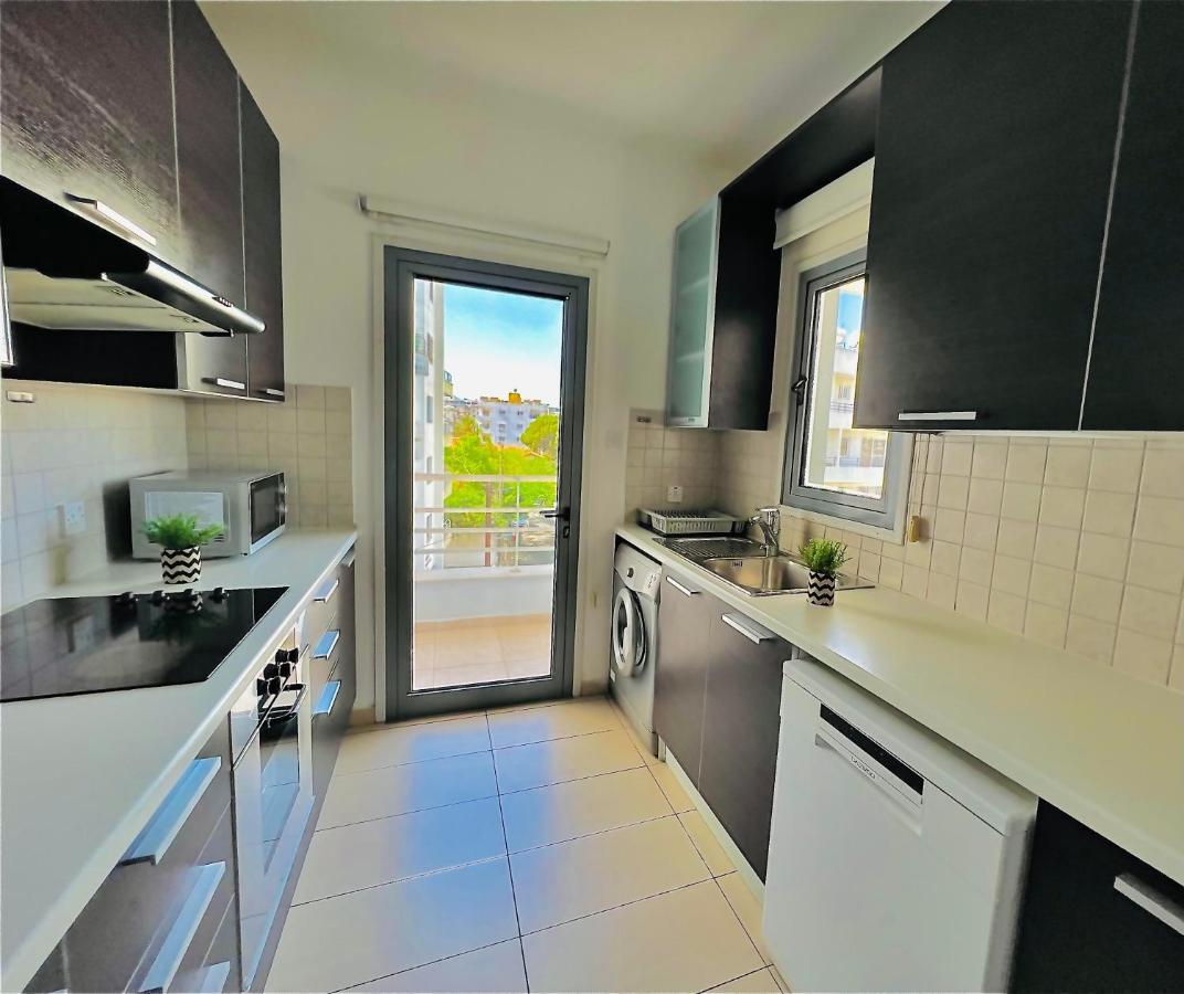 Lara 303 Apartment Larnaca Exterior photo
